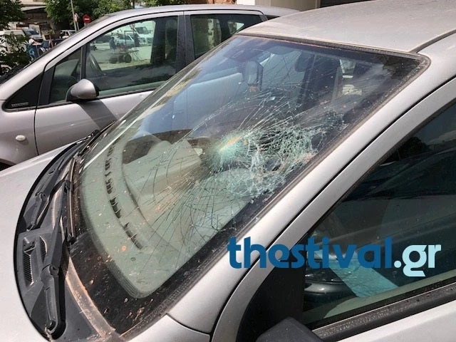 Γυαλιά καρφιά τα έκαναν Πακιστανοί σε λαϊκή αγορά – Αγριο ξύλο